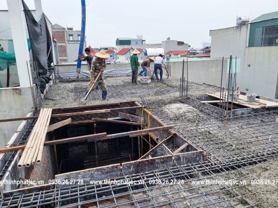 xây nhà trọn gói quận Long Biên Thạch Bàn đổ bê tông mái 3 4