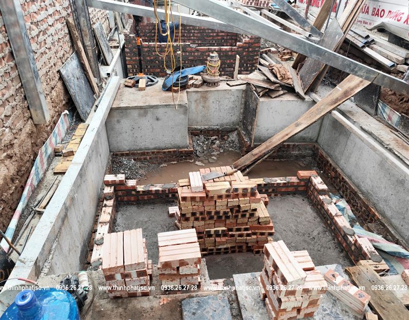 xây nhà trọn gói quận Long Biên anh Quân giang biên móng 14